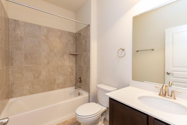 10 Log House Court, Tomball, TX 77375