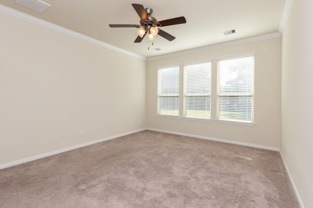 10 Log House Court, Tomball, TX 77375