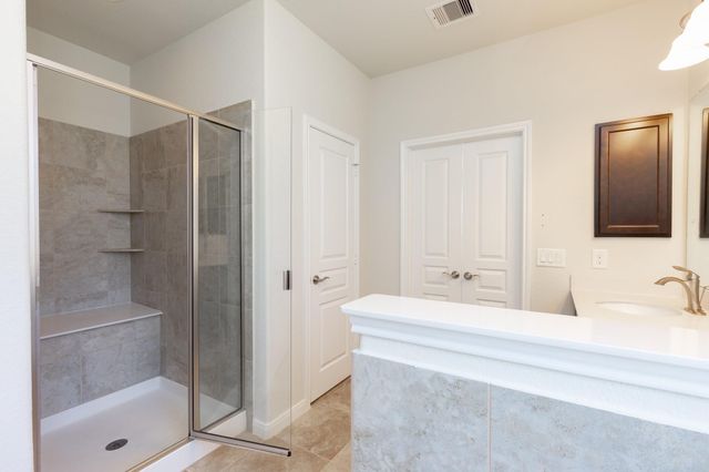 10 Log House Court, Tomball, TX 77375