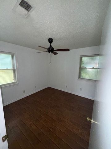 2916 Refugio Avenue, Fort Worth, TX 76106