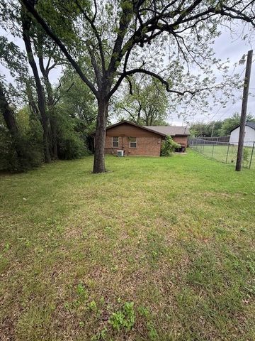 2916 Refugio Avenue, Fort Worth, TX 76106