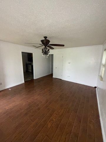 2916 Refugio Avenue, Fort Worth, TX 76106