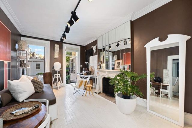 125 E 69th Street, New York City, NY 10021