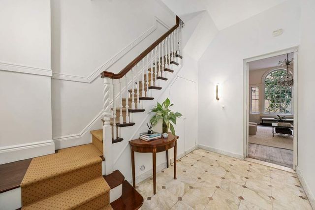 125 E 69th Street, New York City, NY 10021