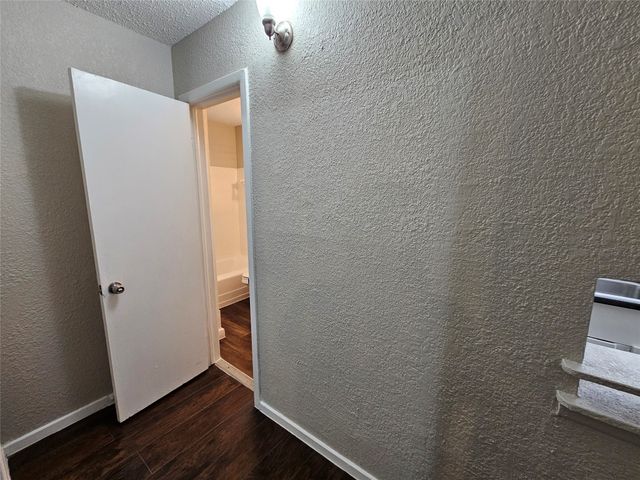 6401 Hollis Avenue 6403, Dallas, TX 75227