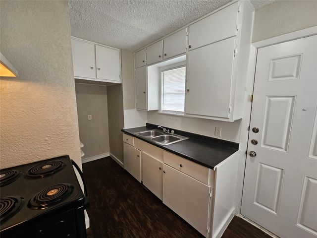 6401 Hollis Avenue 6403, Dallas, TX 75227