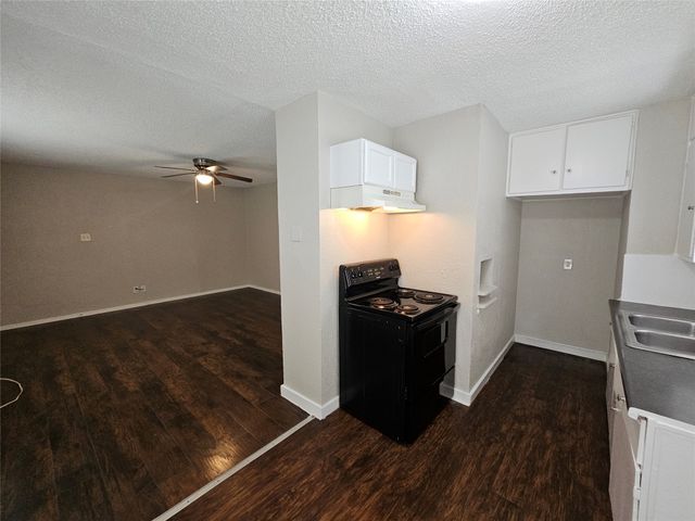6401 Hollis Avenue 6403, Dallas, TX 75227