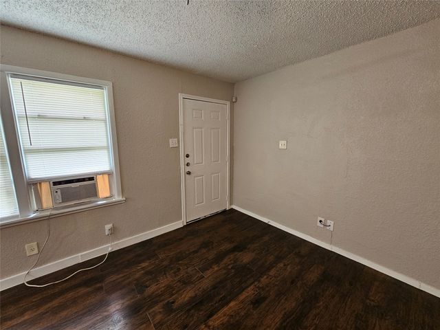 6401 Hollis Avenue 6403, Dallas, TX 75227