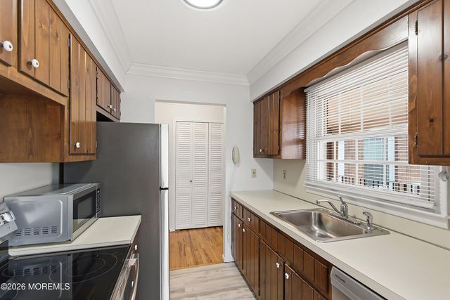 600 State Route 71 9, Spring Lake Heights, NJ 07762