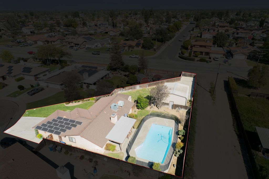 Image 26 of property listing at 10200 Wayland Court, Bakersfield, CA 93312