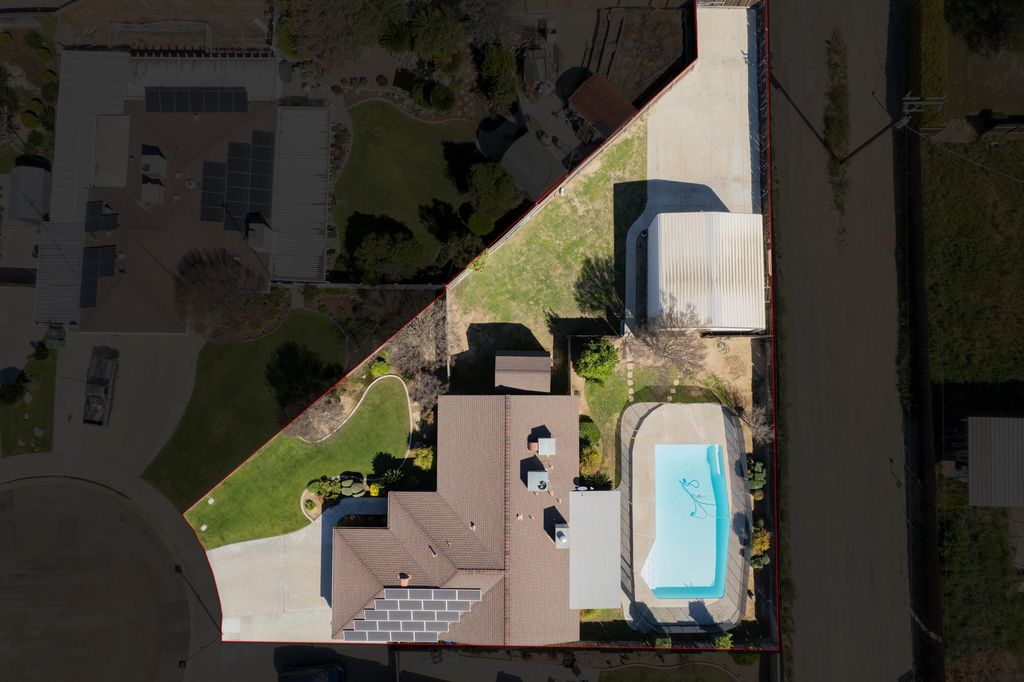 Image 27 of property listing at 10200 Wayland Court, Bakersfield, CA 93312