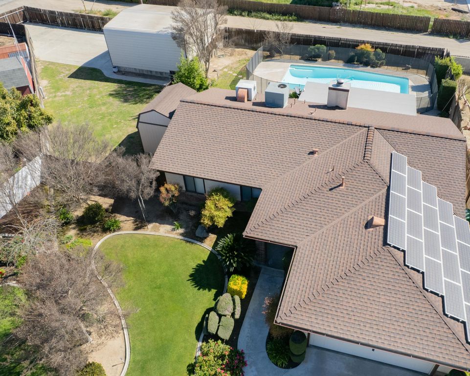 Image 28 of property listing at 10200 Wayland Court, Bakersfield, CA 93312