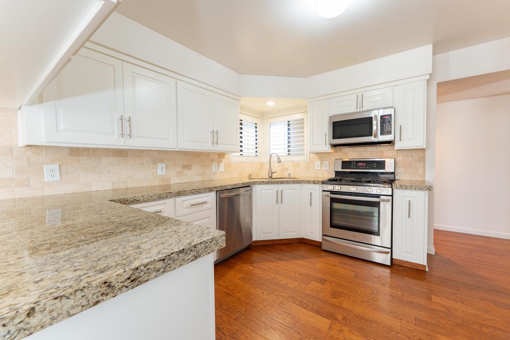 Image 7 of property listing at 10200 Wayland Court, Bakersfield, CA 93312