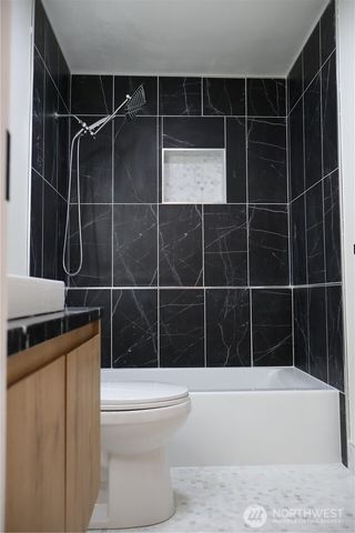 22290 Veteran Street NE, Poulsbo, WA 98370