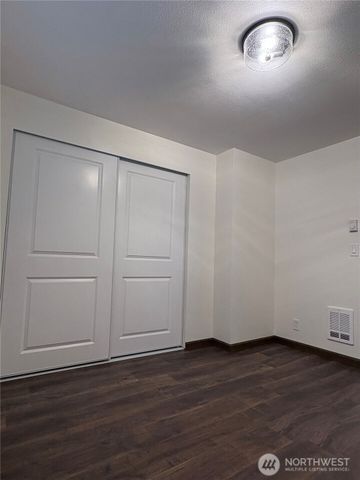 22290 Veteran Street NE, Poulsbo, WA 98370