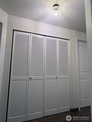 22290 Veteran Street NE, Poulsbo, WA 98370