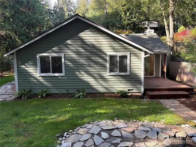 22290 Veteran Street NE, Poulsbo, WA 98370