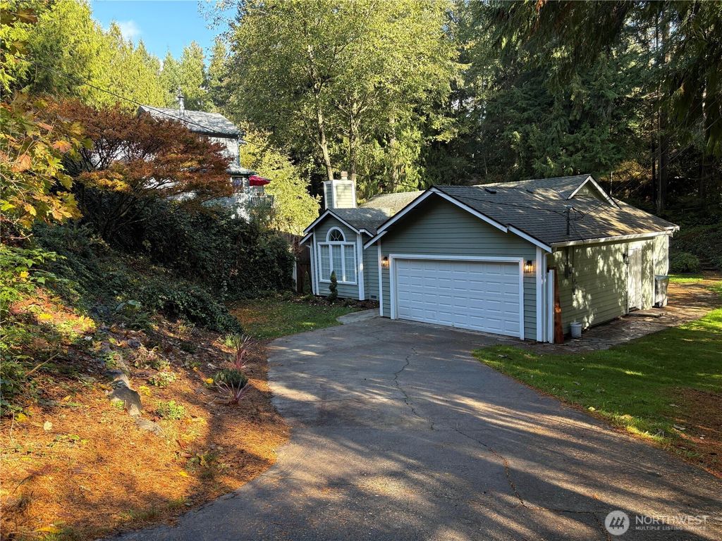22290 Veteran Street NE, Poulsbo, WA 98370