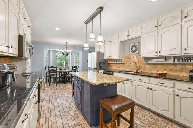 80 River Hills Drive, Denison, TX 75020
