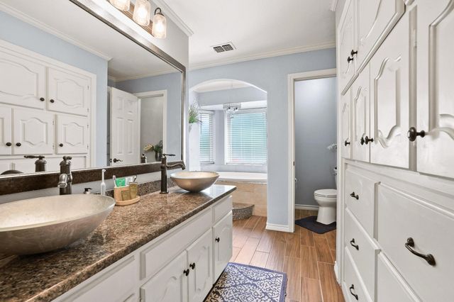 80 River Hills Drive, Denison, TX 75020