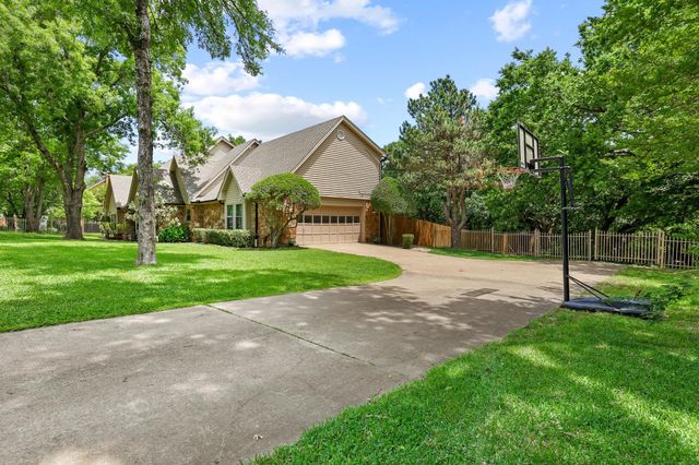80 River Hills Drive, Denison, TX 75020