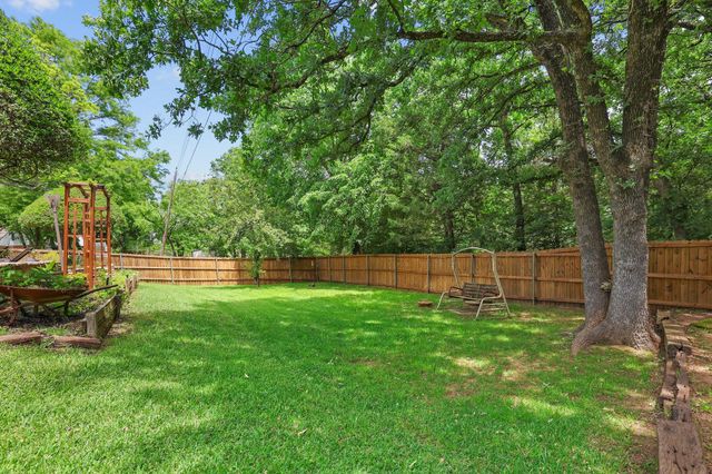 80 River Hills Drive, Denison, TX 75020