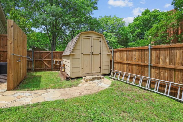 80 River Hills Drive, Denison, TX 75020