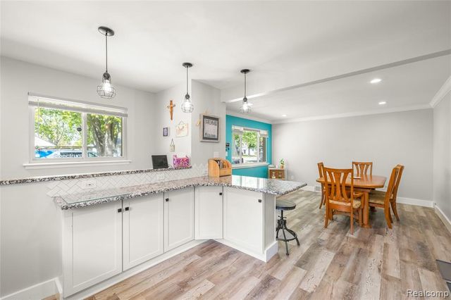 6016 N Berry Street, Westland, MI 48185