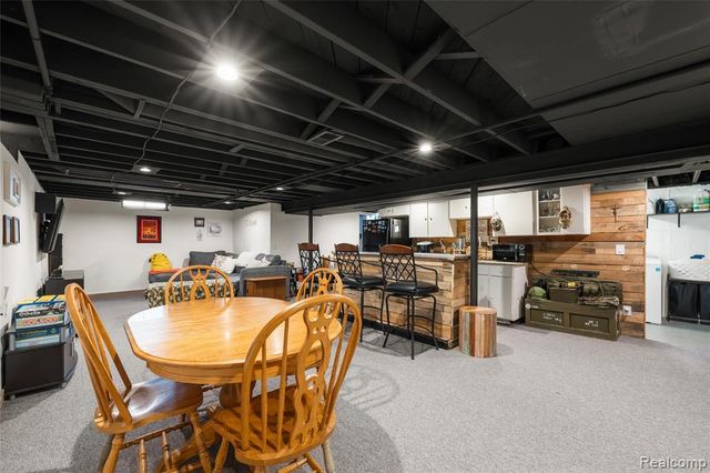 6016 N Berry Street, Westland, MI 48185