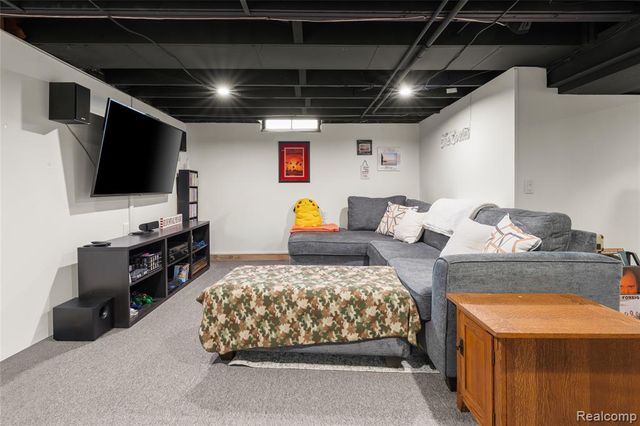 6016 N Berry Street, Westland, MI 48185