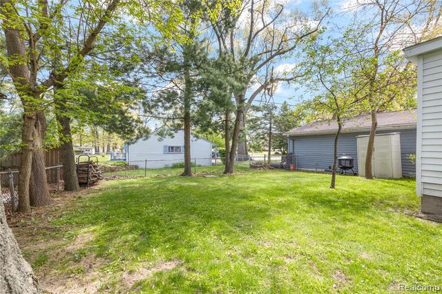 6016 N Berry Street, Westland, MI 48185