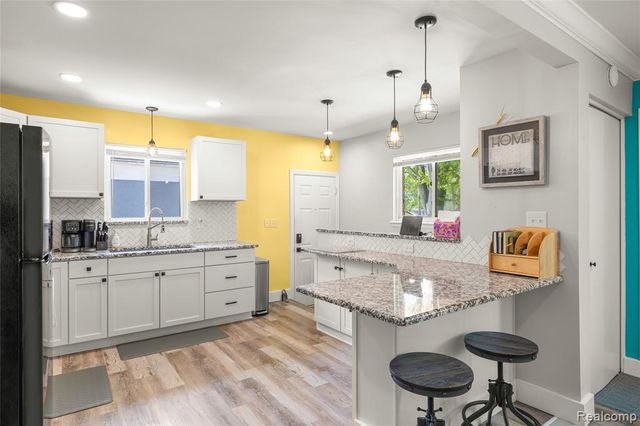 6016 N Berry Street, Westland, MI 48185