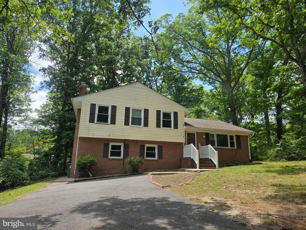 104 CRUTCHFIELD CIR, Spotsylvania, VA 22551