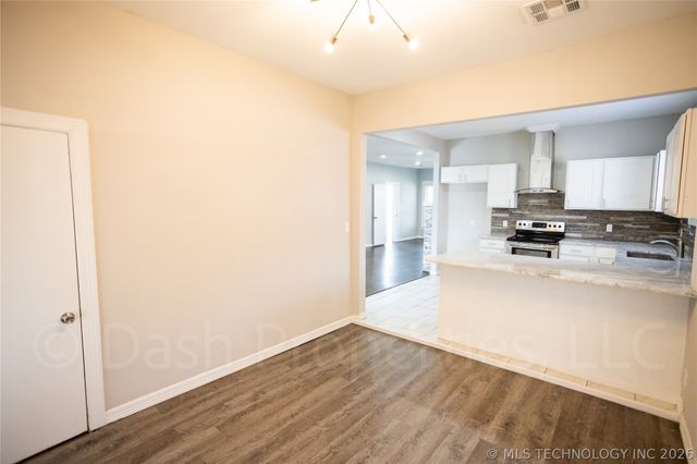 2604 E 7th Street S, Tulsa, OK 74104