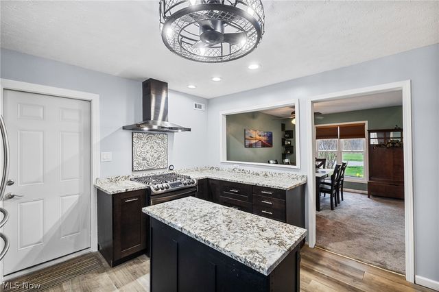 547 Cove Beach Avenue, Sheffield Lake, OH 44054