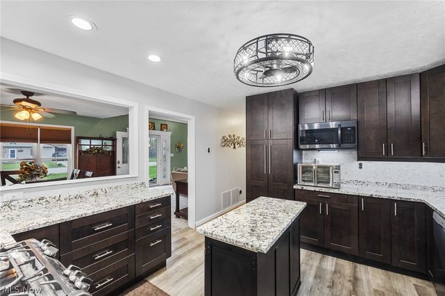 547 Cove Beach Avenue, Sheffield Lake, OH 44054