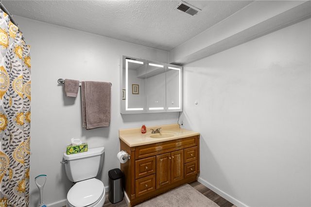 547 Cove Beach Avenue, Sheffield Lake, OH 44054