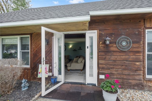 547 Cove Beach Avenue, Sheffield Lake, OH 44054