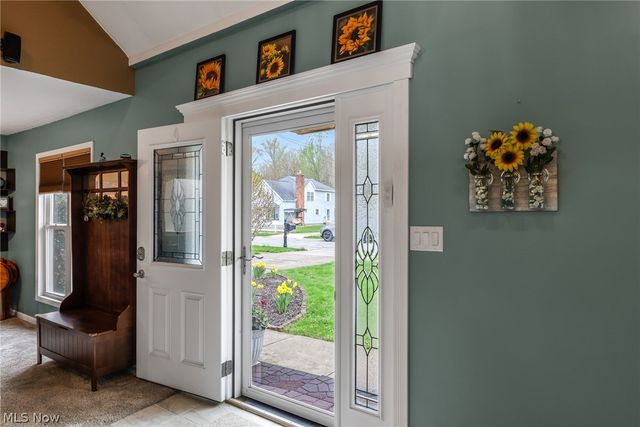 547 Cove Beach Avenue, Sheffield Lake, OH 44054
