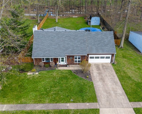 547 Cove Beach Avenue, Sheffield Lake, OH 44054