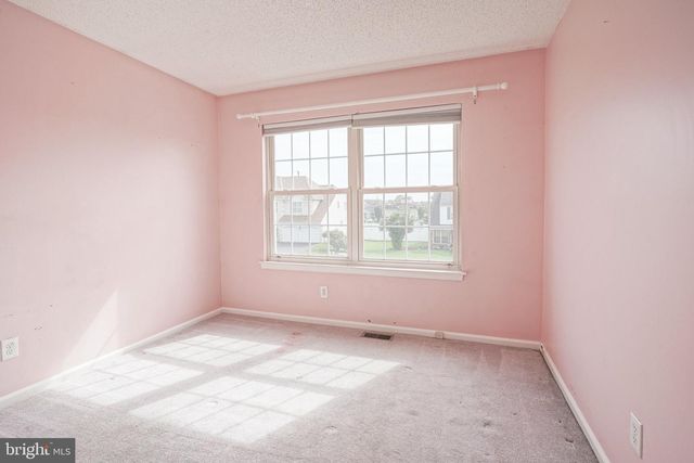 63 OLYMPIA LN, Sicklerville, NJ 08081