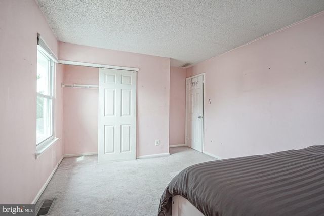 63 OLYMPIA LN, Sicklerville, NJ 08081