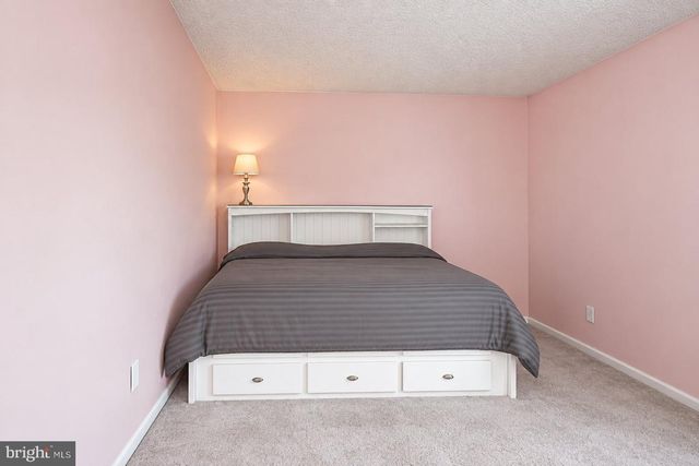 63 OLYMPIA LN, Sicklerville, NJ 08081
