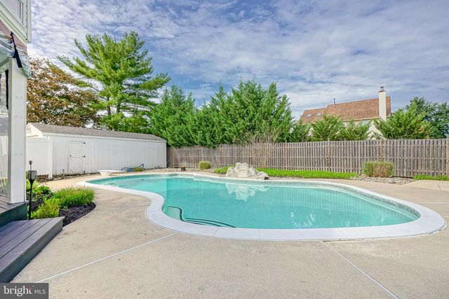 63 OLYMPIA LN, Sicklerville, NJ 08081