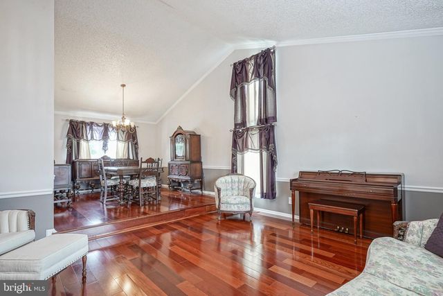 63 OLYMPIA LN, Sicklerville, NJ 08081