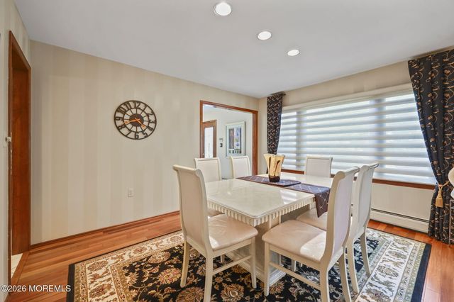 42 Saupe Drive, Manalapan, NJ 07726