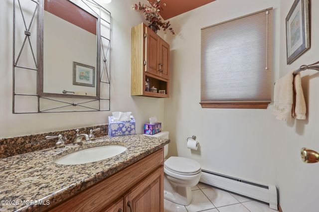 42 Saupe Drive, Manalapan, NJ 07726