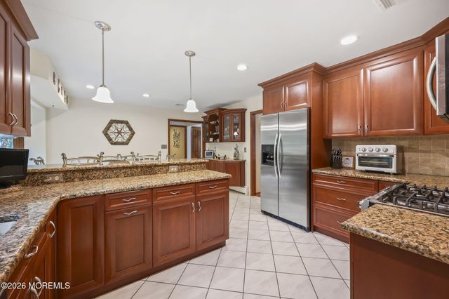 42 Saupe Drive, Manalapan, NJ 07726
