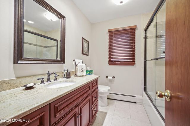 42 Saupe Drive, Manalapan, NJ 07726