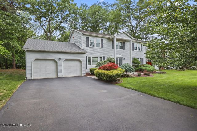 42 Saupe Drive, Manalapan, NJ 07726